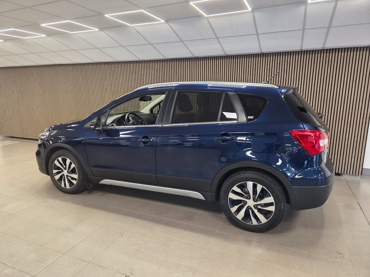 Suzuki S-Cross 2018, photo 4/10