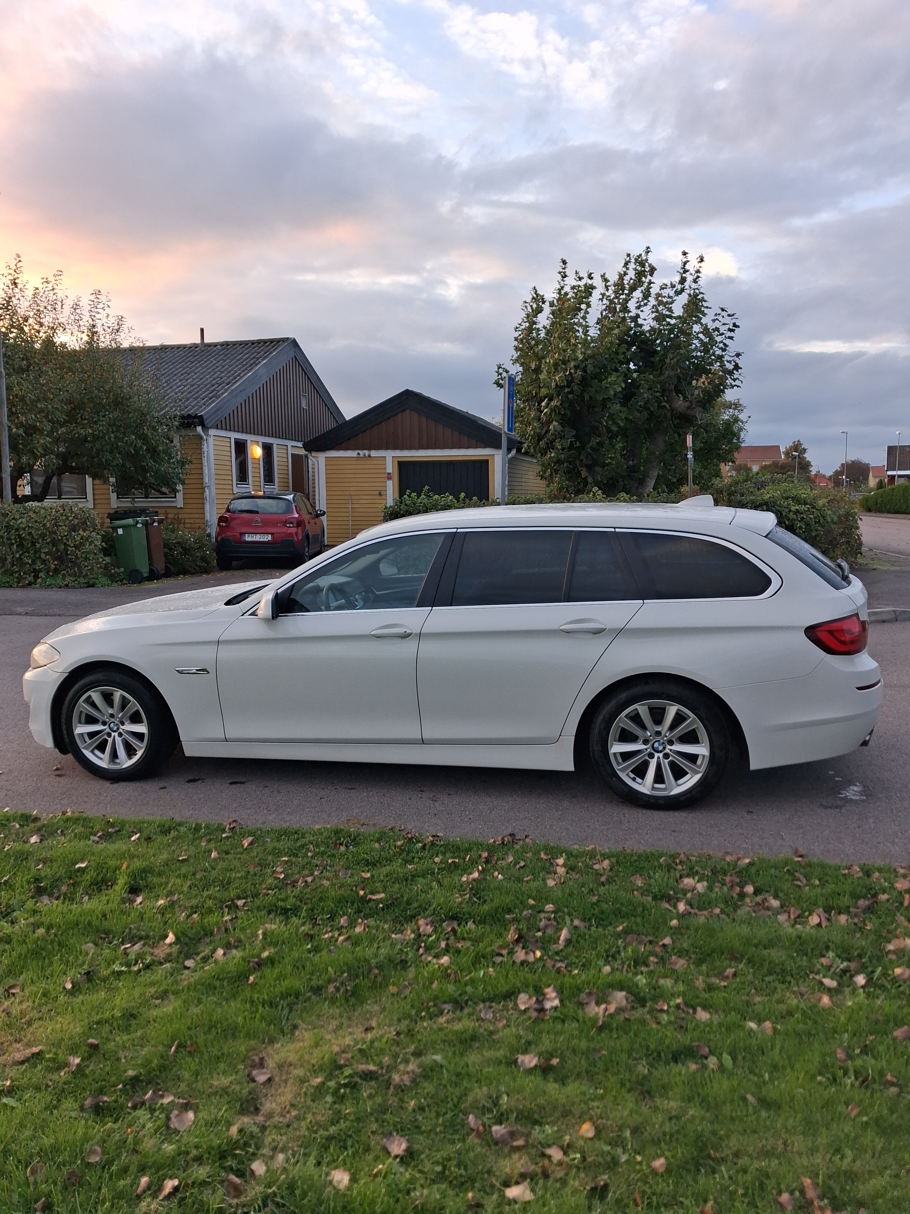 BMW 520 d Touring Steptronic 2012, kuva 3/7