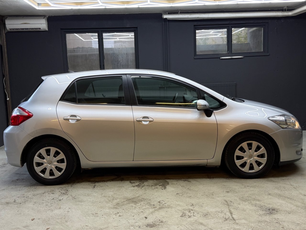 Toyota Auris 2011, bild 5/10