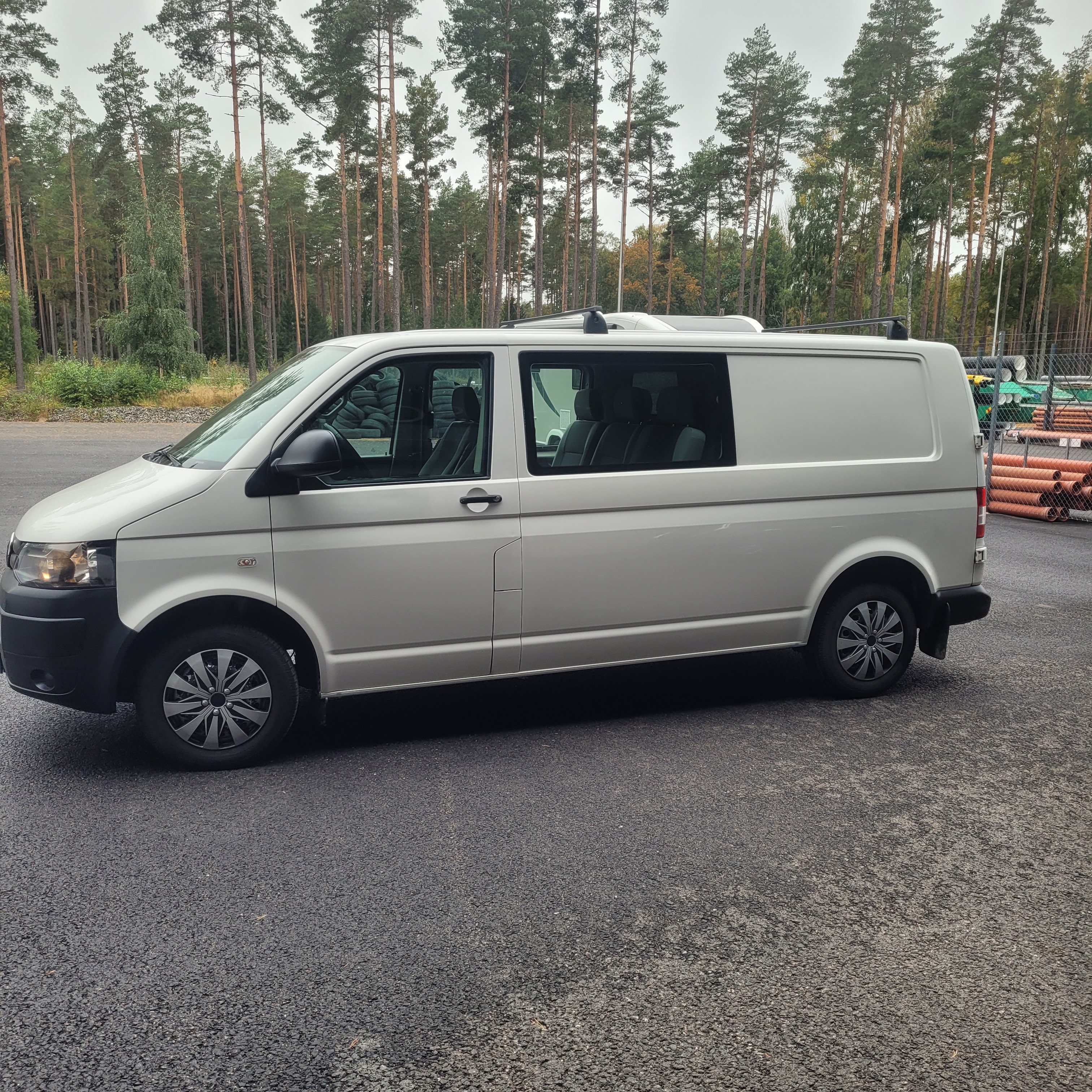 Volkswagen Transporter 2015, kuva 2/8