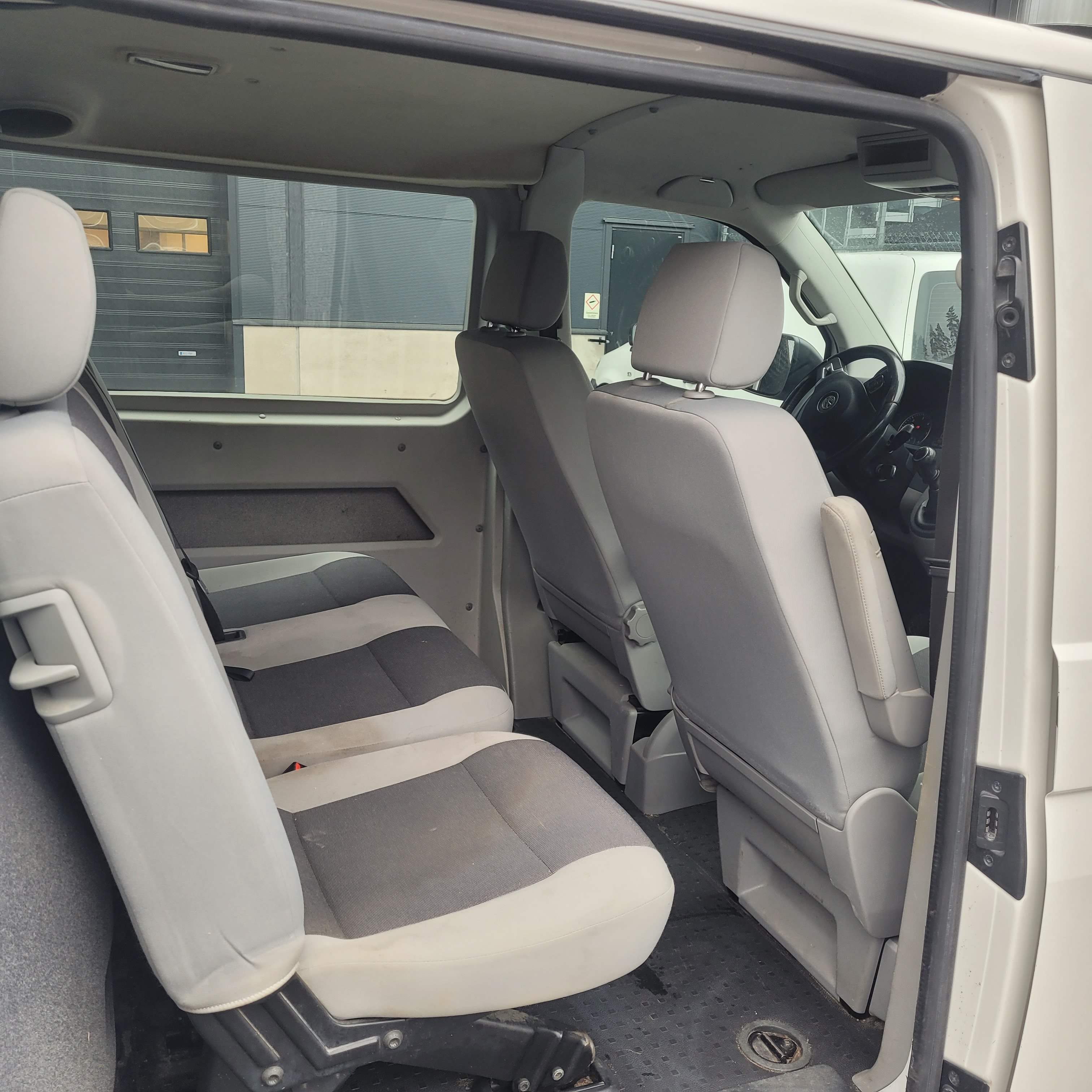Volkswagen Transporter 2015, kuva 6/8