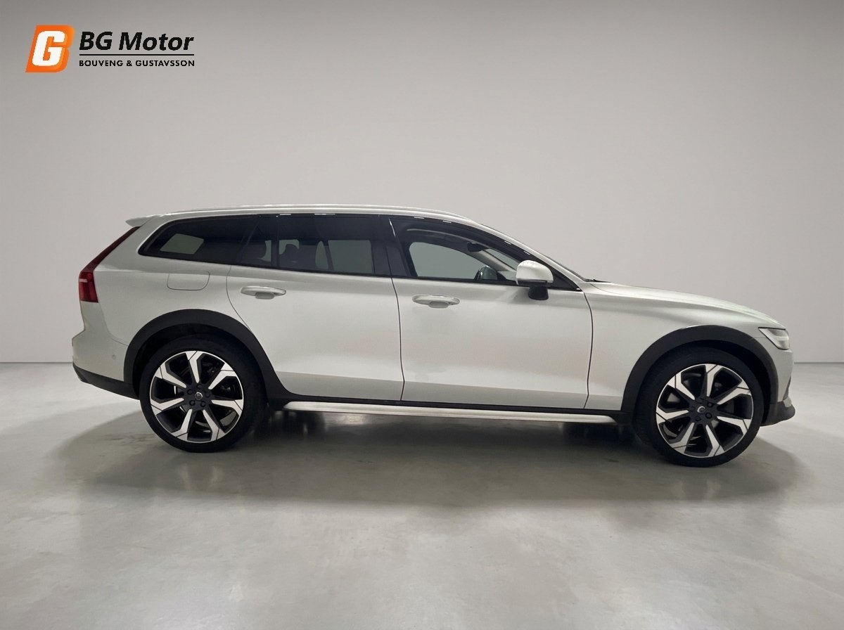 Volvo V60 Cross Country 2021, kuva 7/10