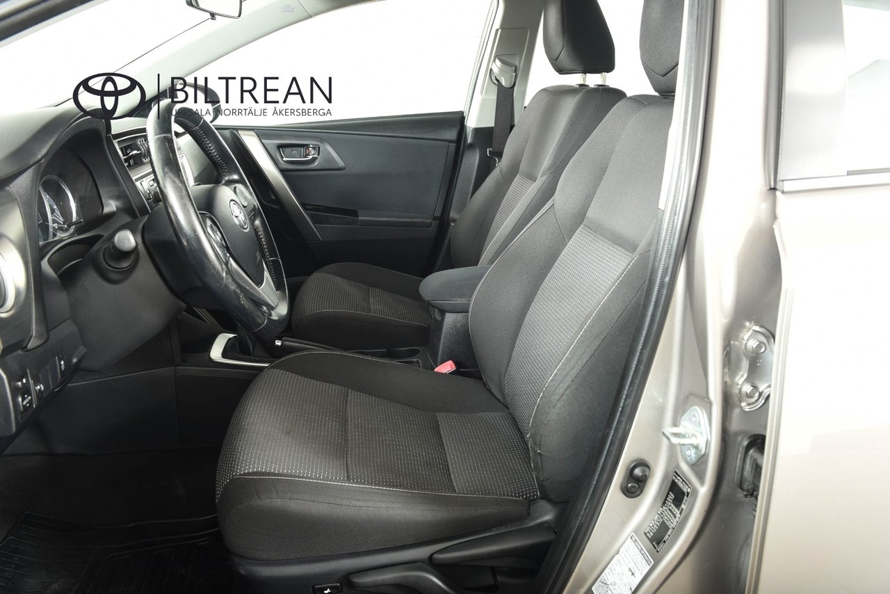 Toyota Auris 2013, photo 6/10