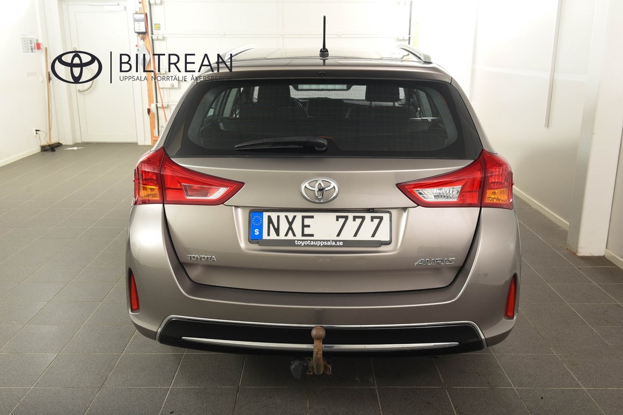 Toyota Auris 2013, photo 4/10