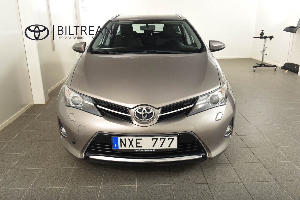 Toyota Auris 2013, photo 5/10