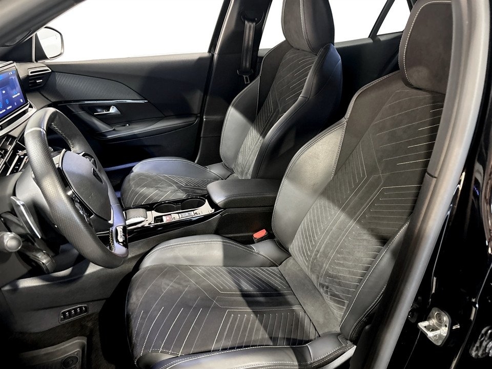 Peugeot 2008 GT Hybrid 145hk Aut 2025, bild 4/10