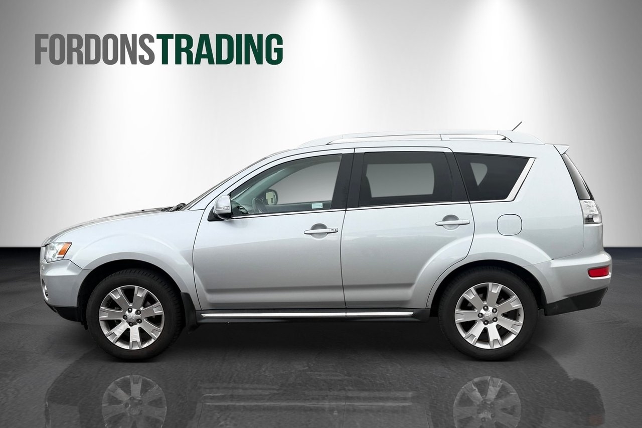 Mitsubishi Outlander 2.4 170hk 4WD 2010, bild 2/9