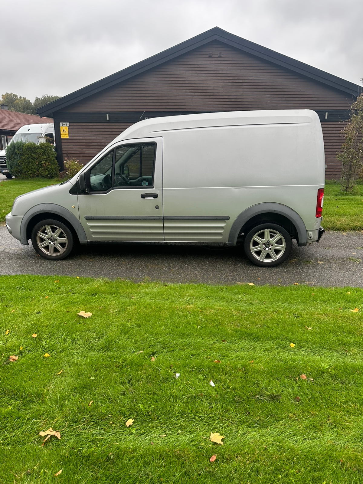 Ford Transit Connect 2010, kuva 2/7