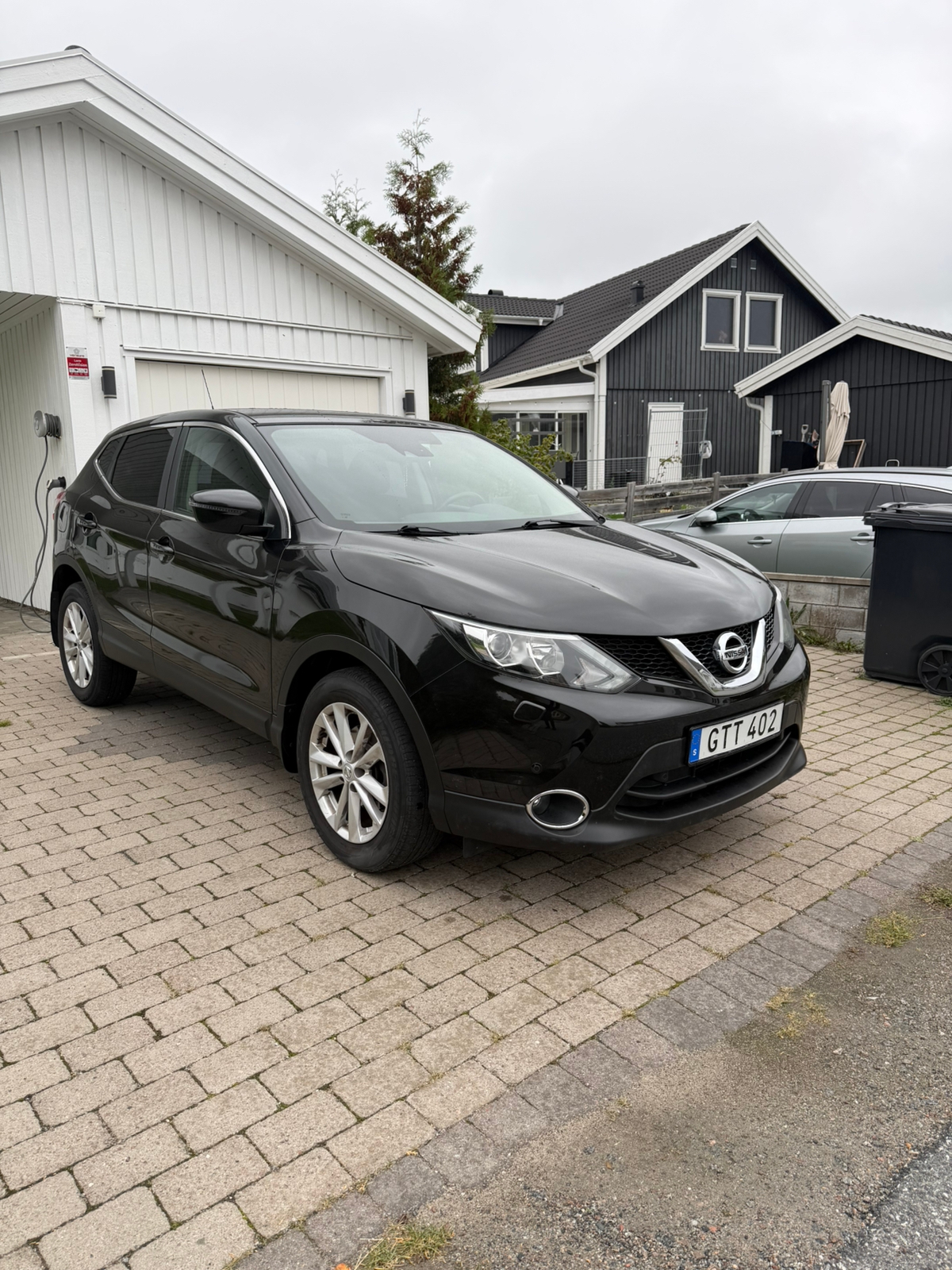 Nissan Qashqai 1.2 DIG-T XTRONIC-CVT 2017, bild 2/5