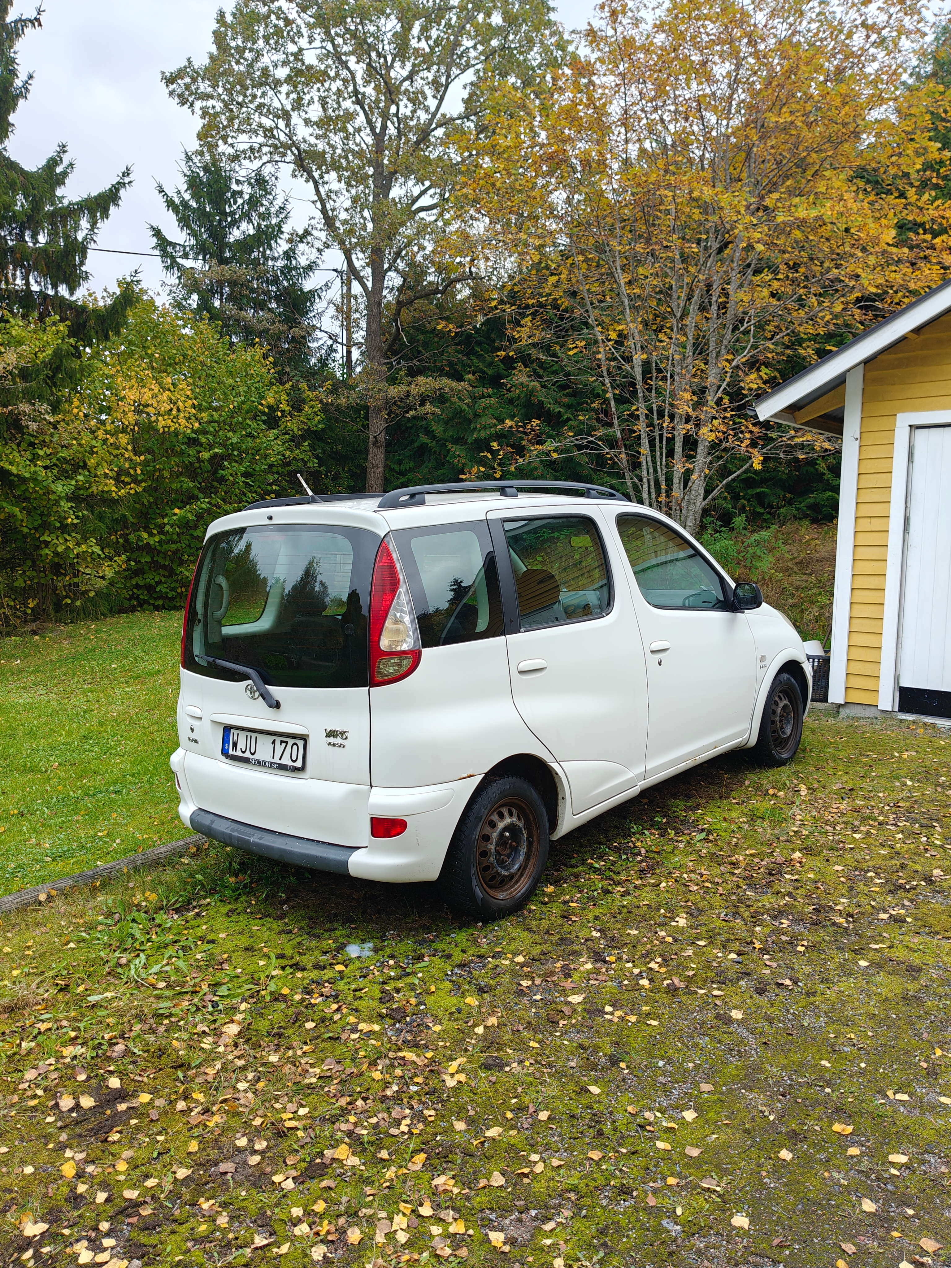 Toyota Yaris Verso 1.3 VVT-i ECT-i 2004, bild 4/6