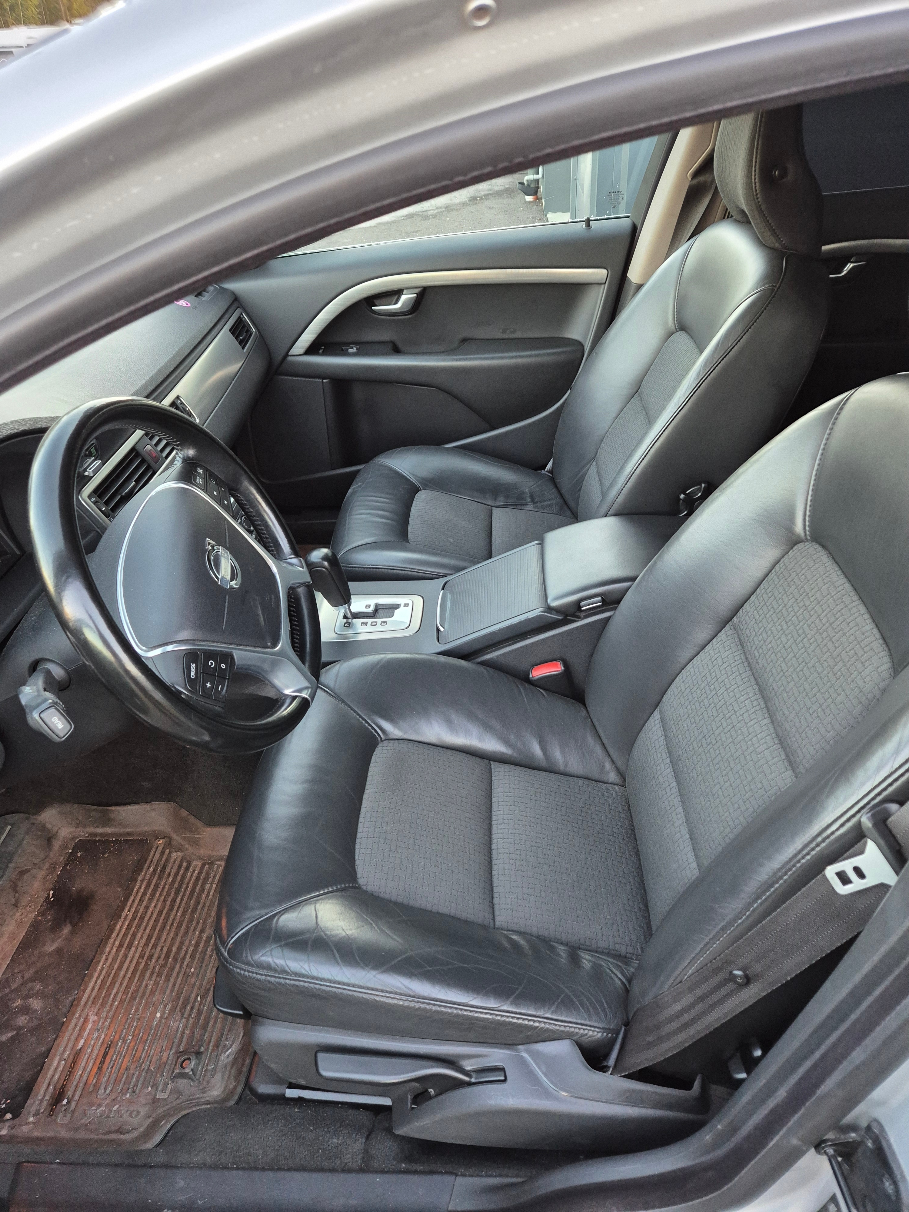 Volvo V70 2.0F Powershift 2010, kuva 6/7