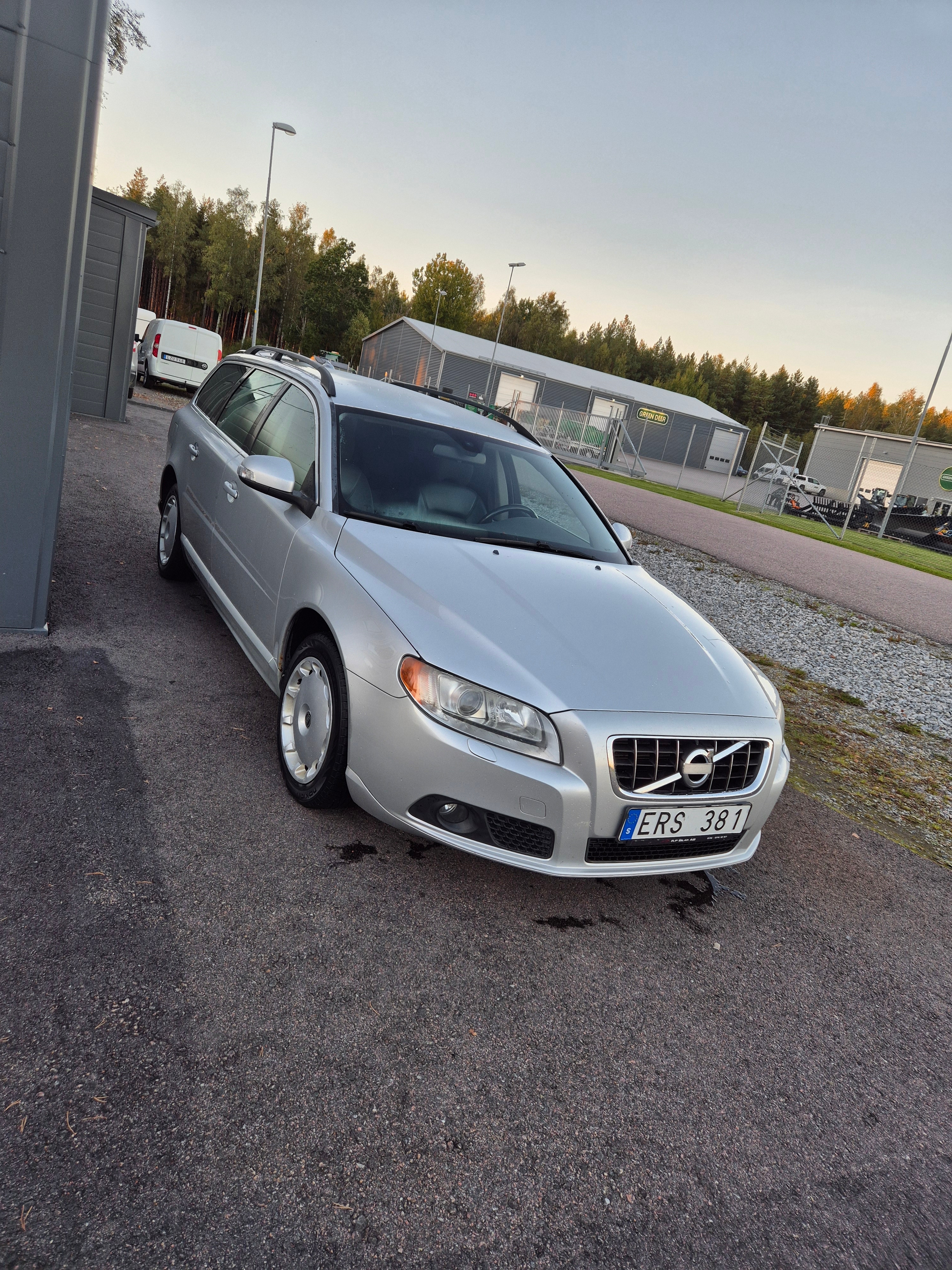 Volvo V70 2.0F Powershift 2010, kuva 2/7