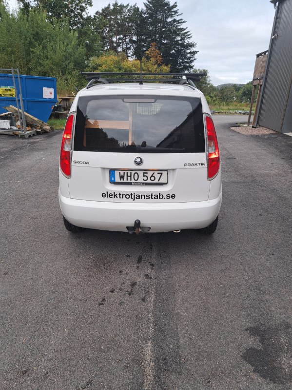 Skoda Roomster Praktik 1.6 TDI Manuell 2015, kuva 2/7