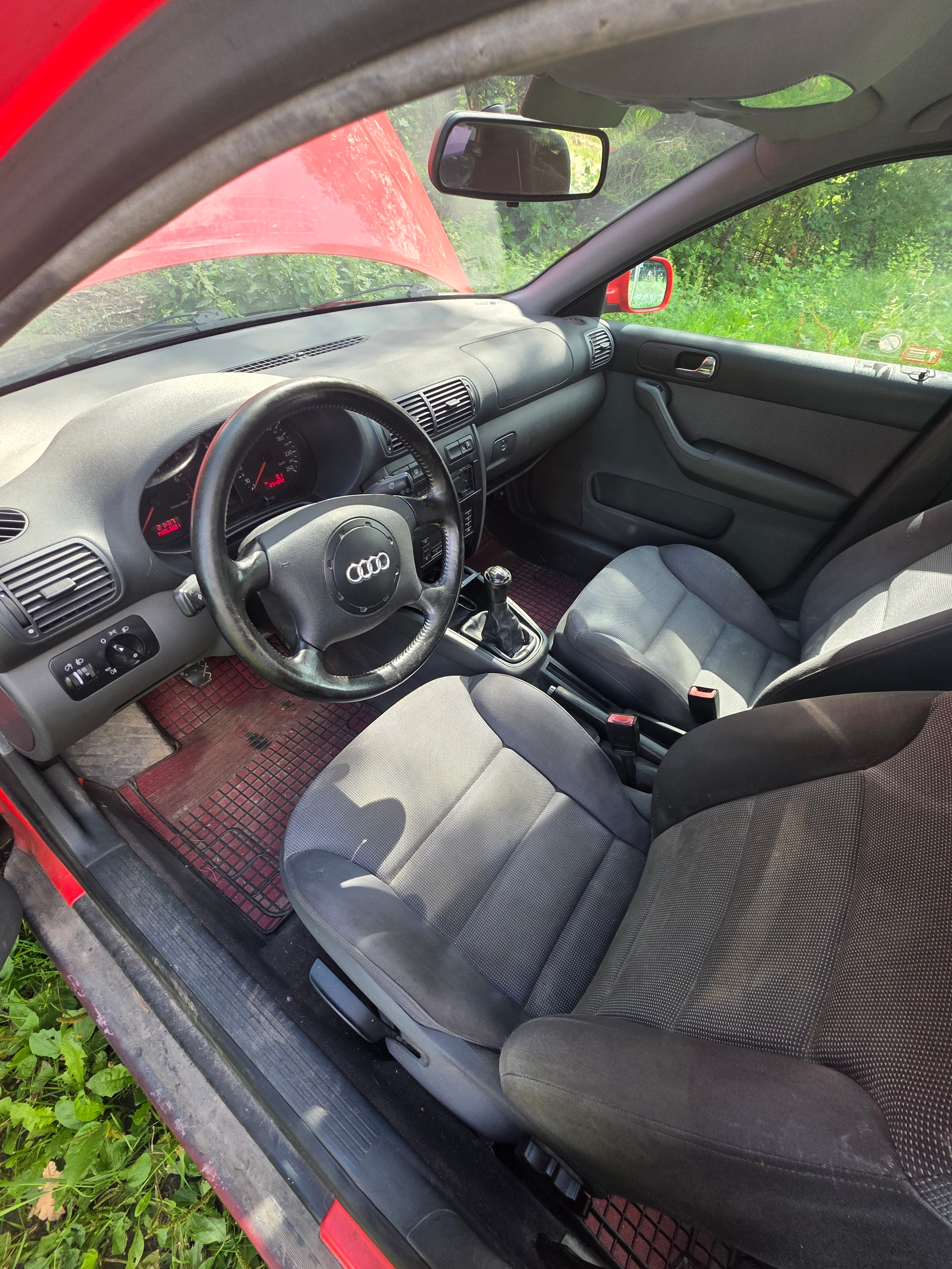 Audi A3 5-dörrar 1.8 20v Manuell 2000, kuva 3/5