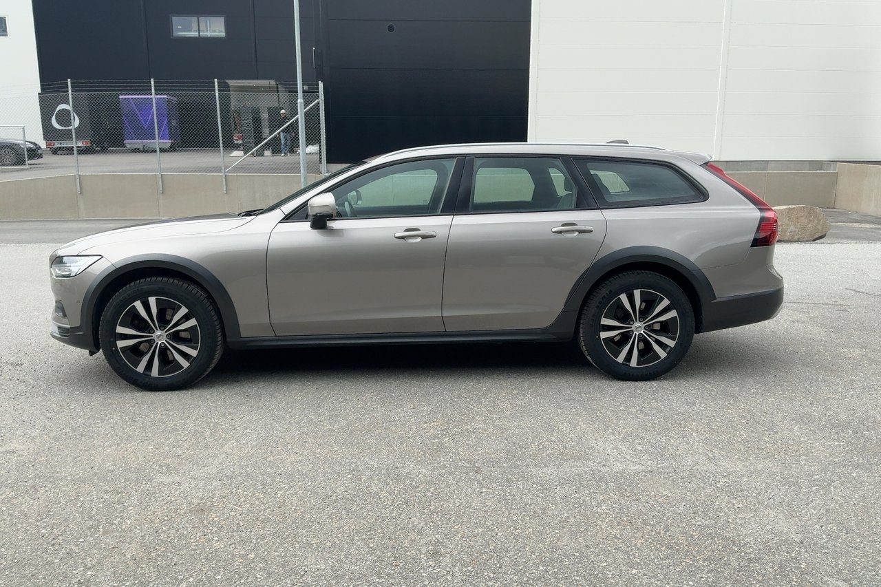 Volvo V60 Cross Country 2022, photo 2/10