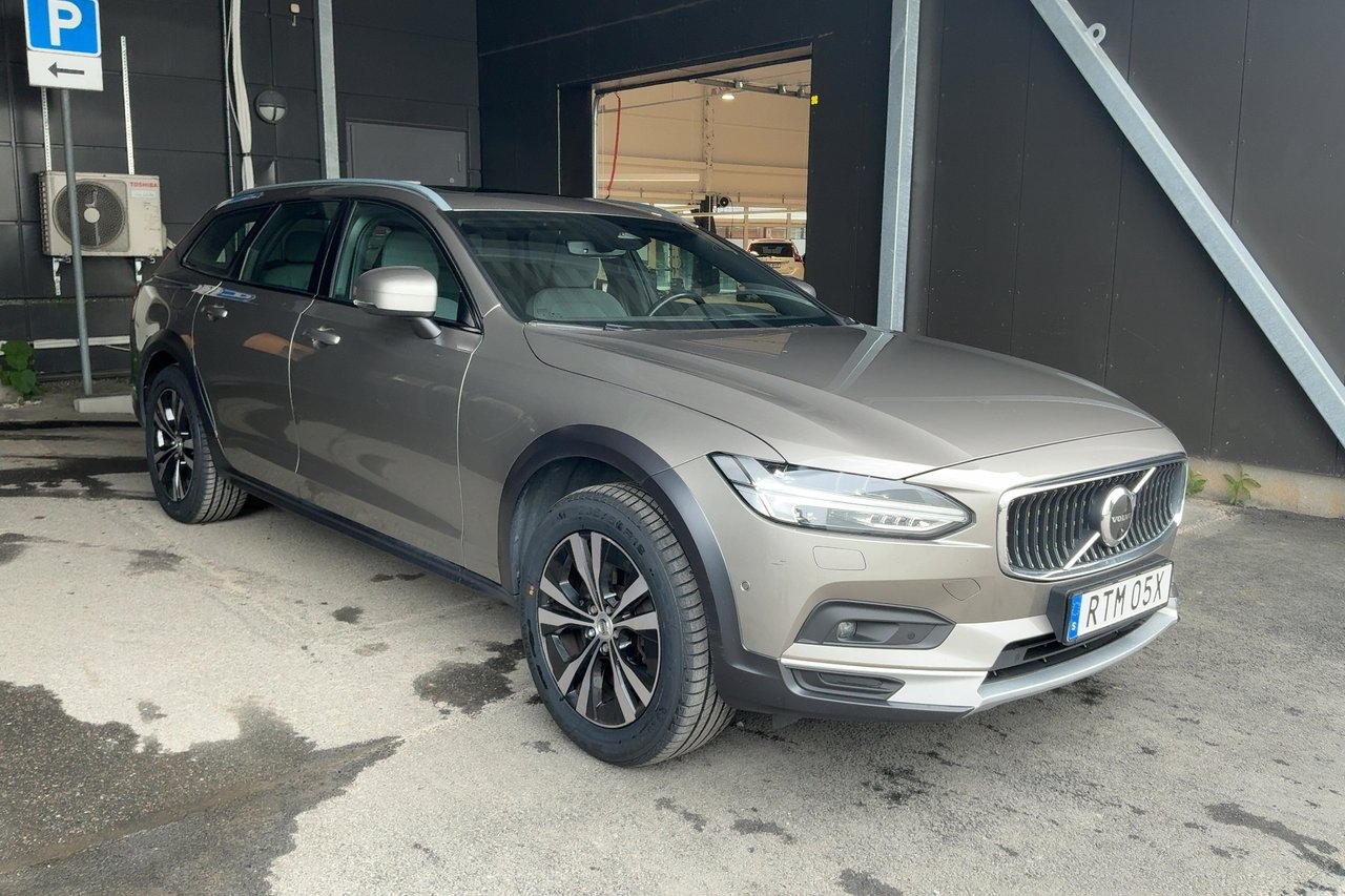 Volvo V60 Cross Country 2022, photo 7/10
