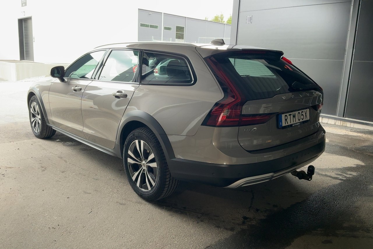 Volvo V60 Cross Country 2022, photo 3/10