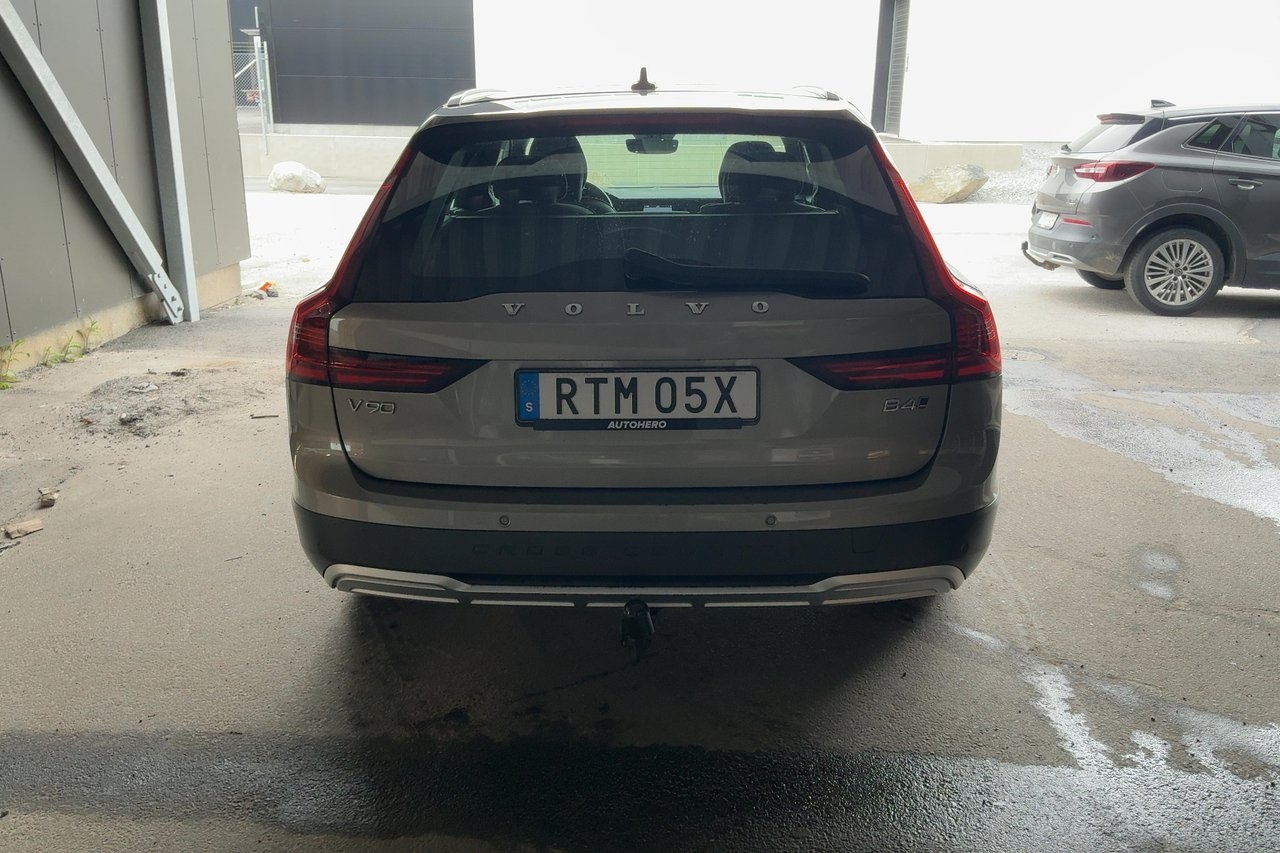 Volvo V60 Cross Country 2022, photo 4/10