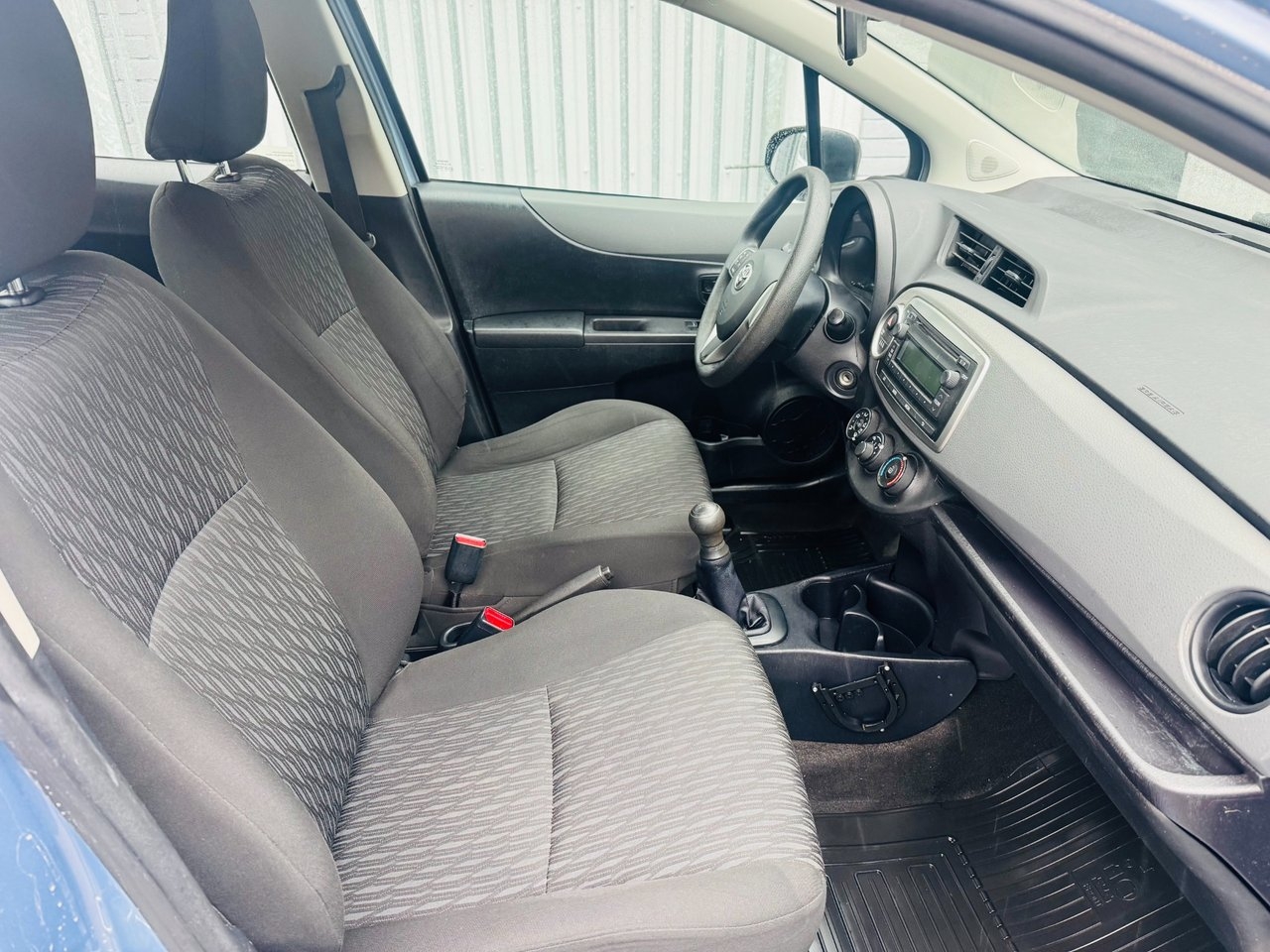 Toyota Yaris 1.0 VVT-i 69HK 5-D 2013, bild 5/10