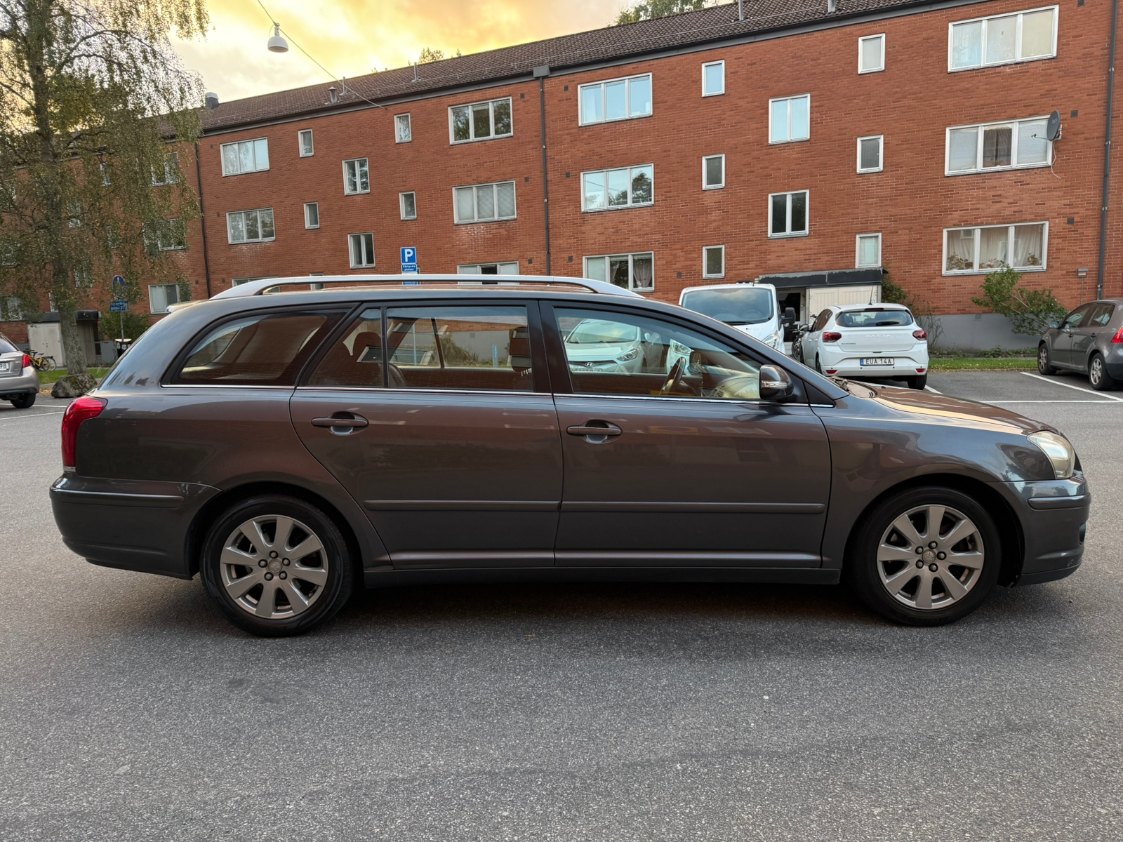 Toyota Avensis 2008, bild 6/10
