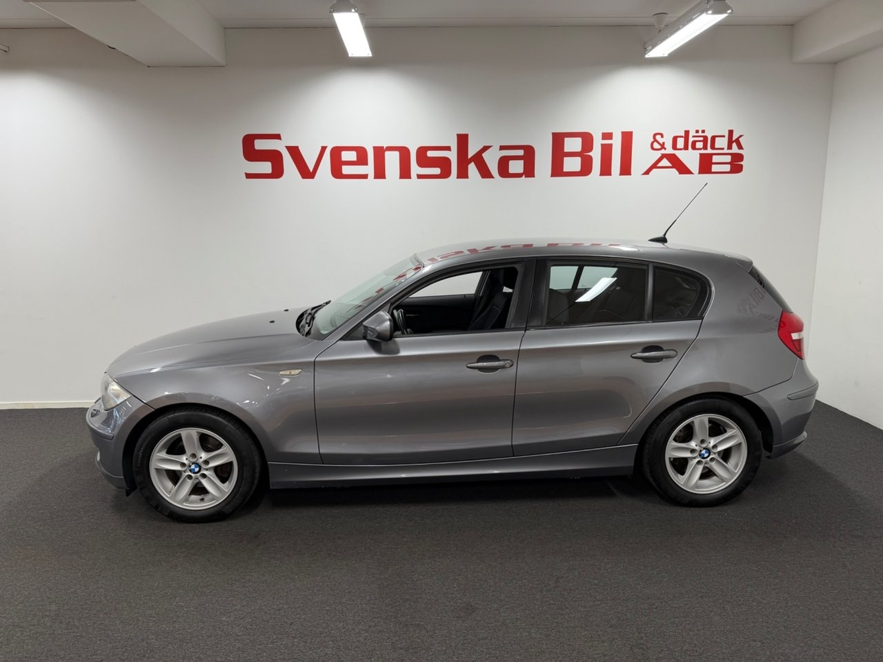 BMW 118 d 5-dörrars Comfort 2011, photo 2/10