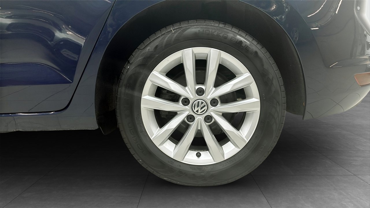 Volkswagen Touran 2018, kuva 6/10