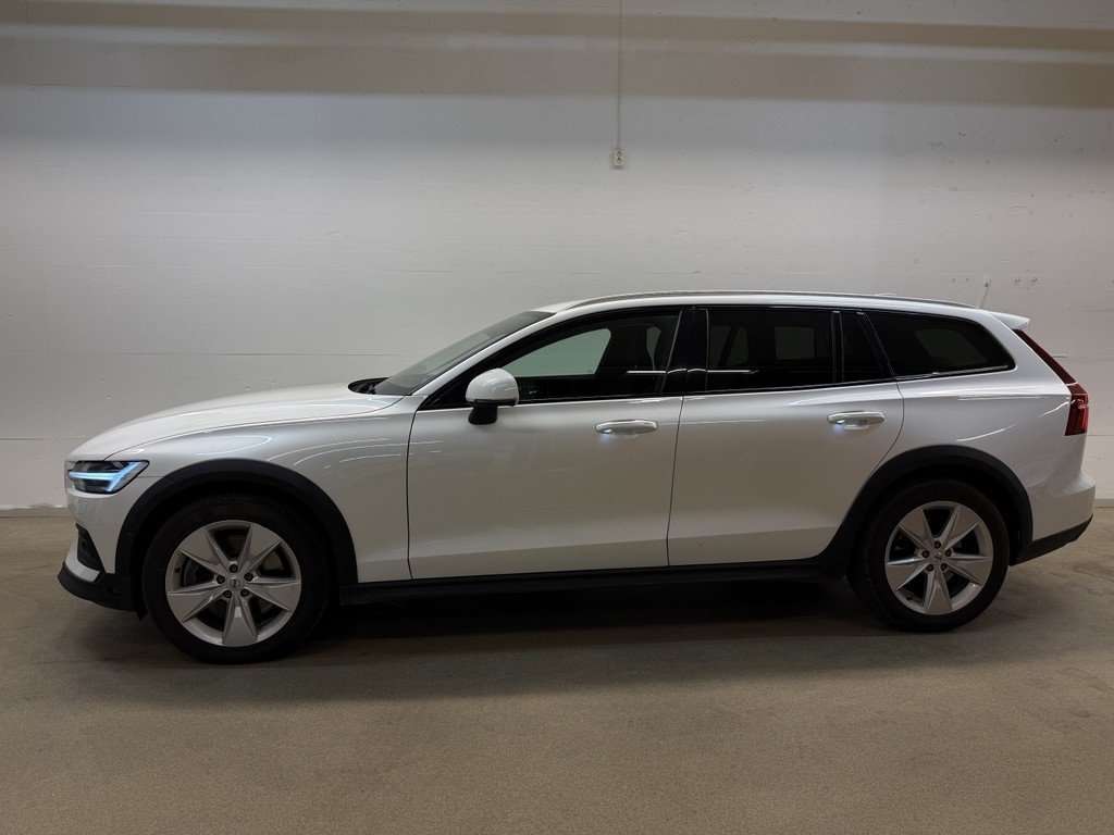 Volvo V60 Cross Country 2023, bild 2/10