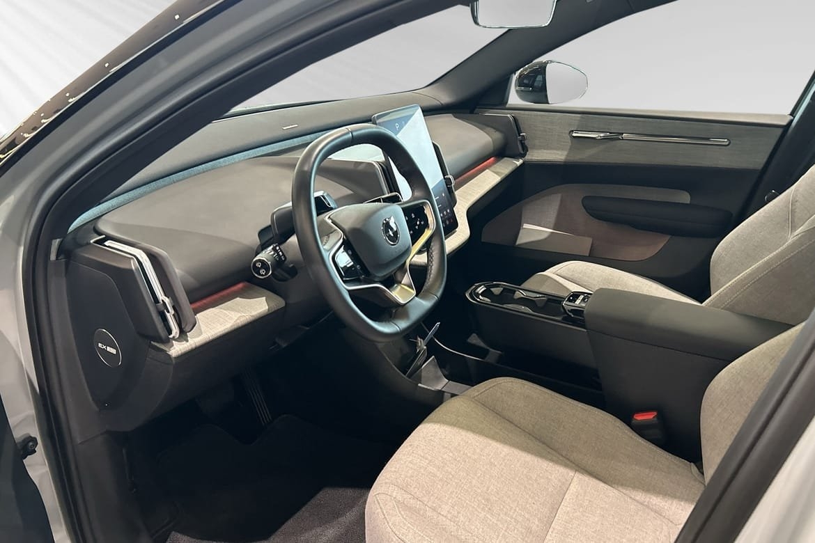 Volvo EX30 2024, bild 7/10