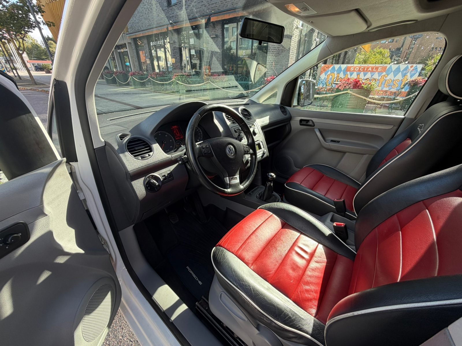 Volkswagen Caddy 2008, bild 4/6