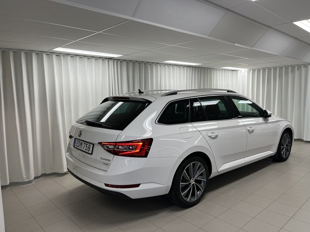 Skoda Superb 2019, bild 3/10