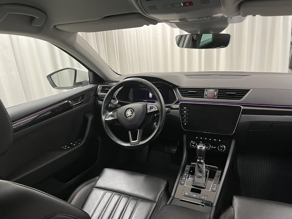 Skoda Superb 2019, bild 7/10