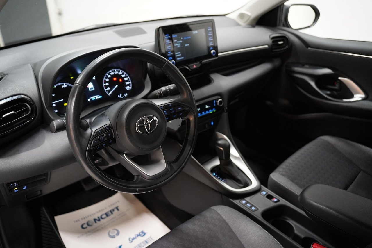 Toyota Yaris Hybrid CVT Active 2022, photo 6/10