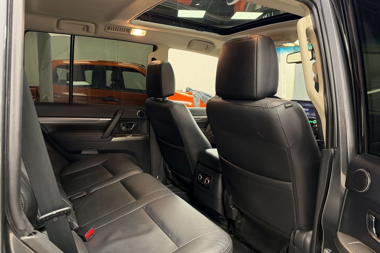 Mitsubishi Pajero 2016, bild 7/23