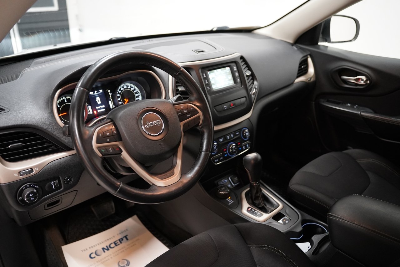 Jeep Cherokee 2015, kuva 6/10