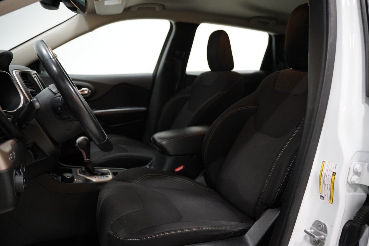 Jeep Cherokee 2015, kuva 7/10