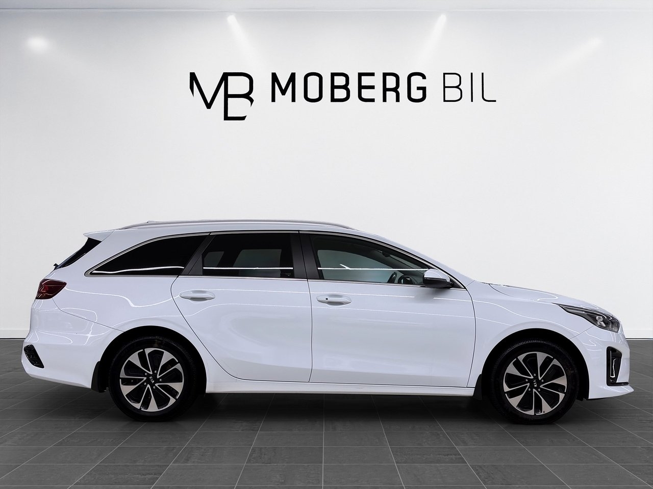 Kia Ceed SW Plug-in Hybrid 141hk Drag 2020, photo 3/10