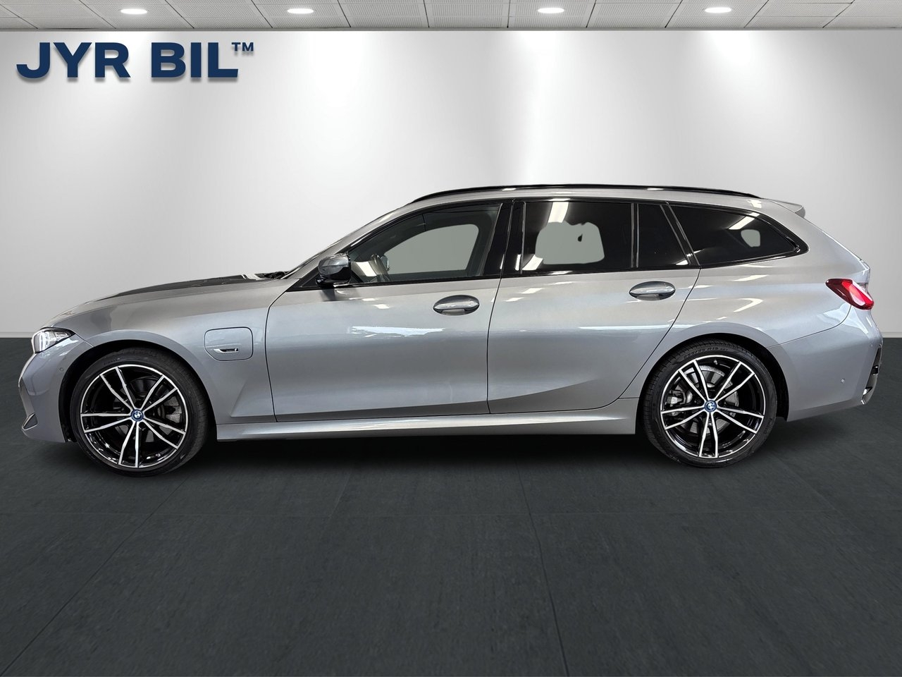 BMW 330 2023, bild 6/10