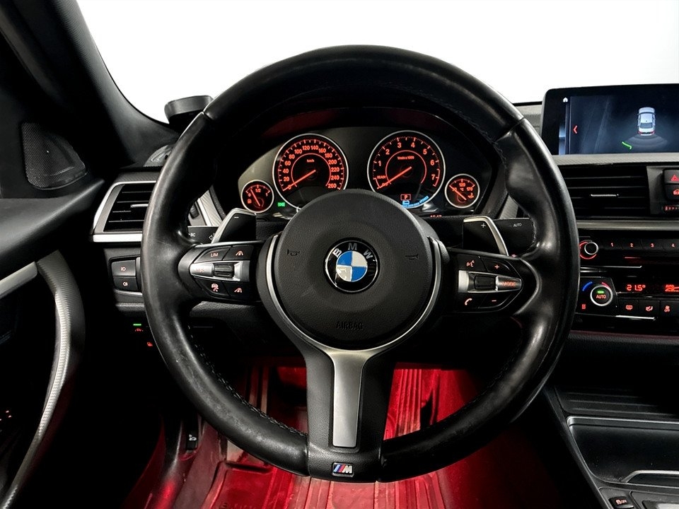 BMW 330 2018, photo 7/10