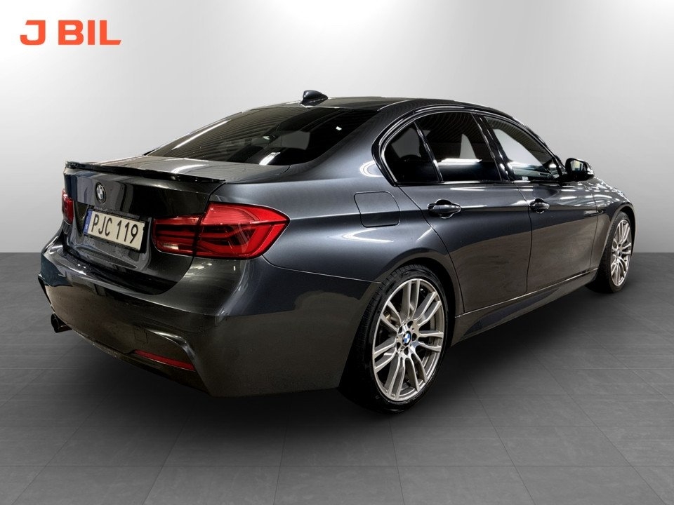 BMW 330 2018, photo 3/10