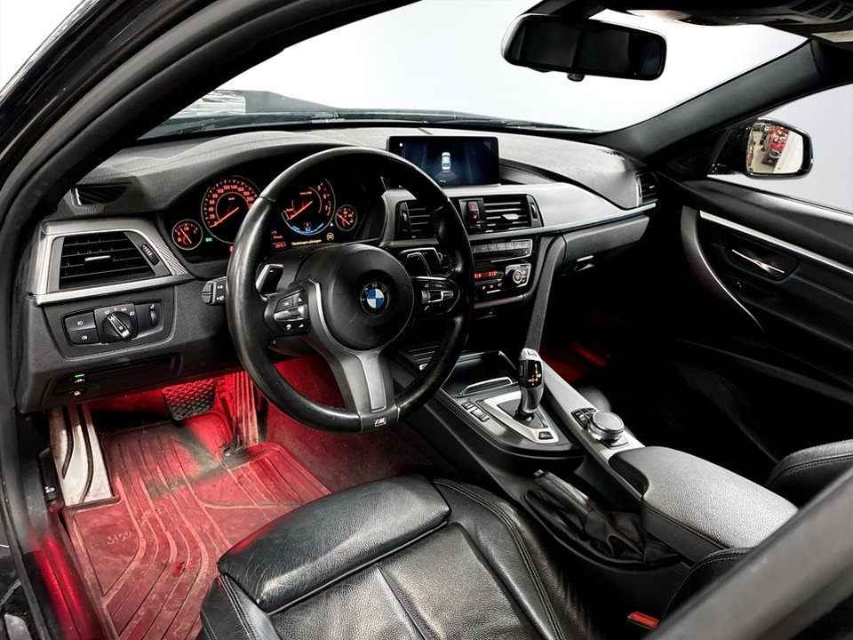 BMW 330 2018, photo 5/10