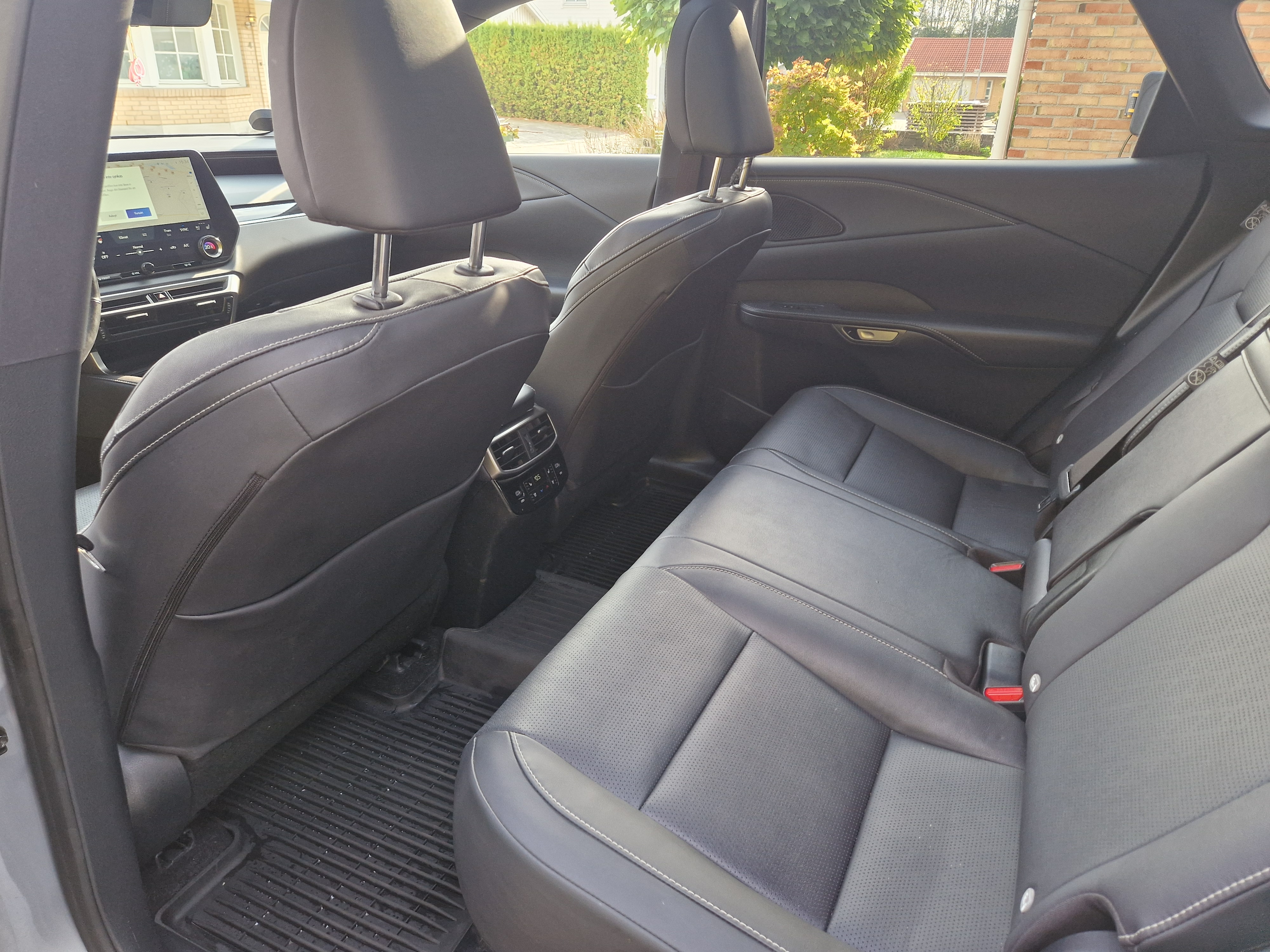 Lexus RX 450h+ + E-CVT 2024, bild 7/8