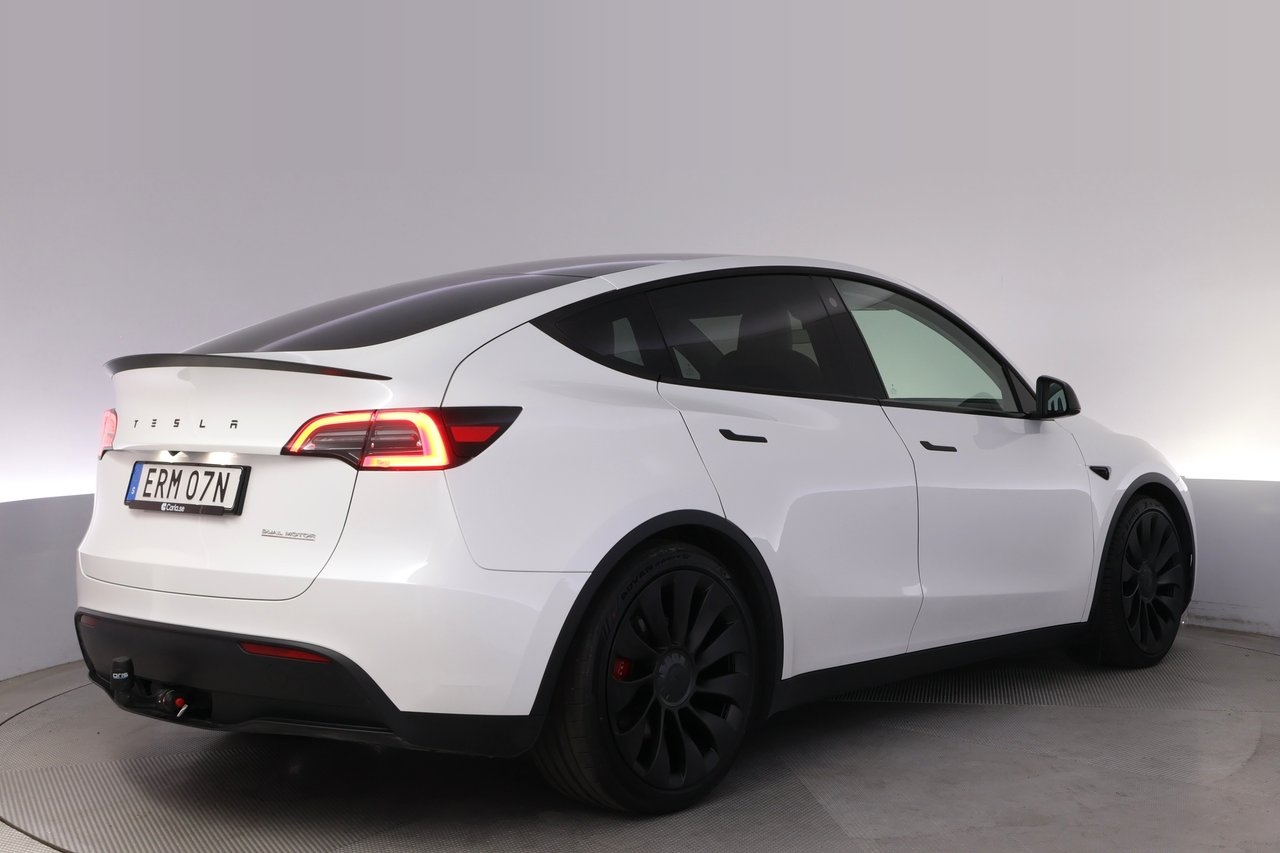 Tesla Model Y Performance Autopilot 2023, photo 5/10