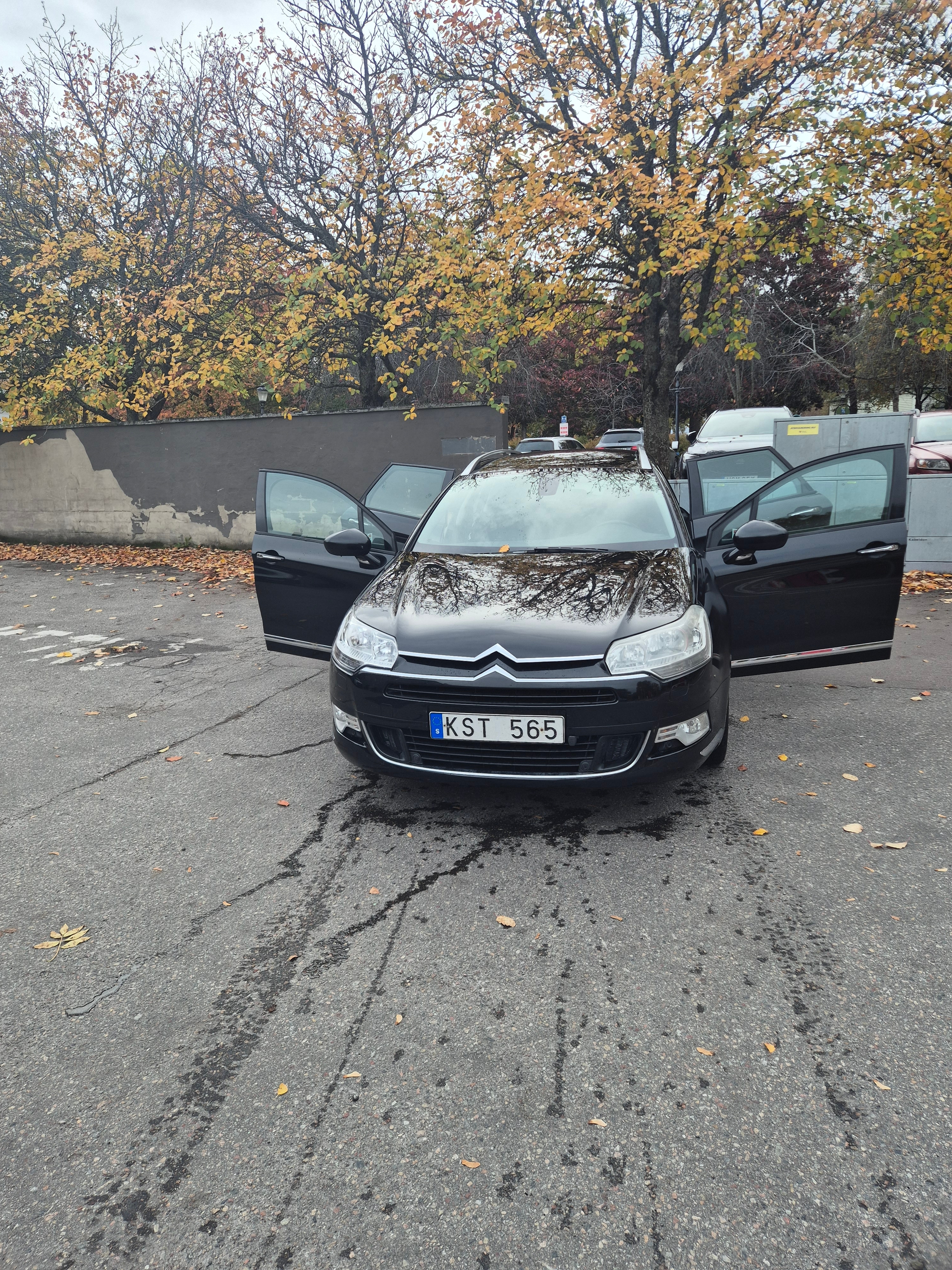 Citroen C5 Tourer 2.0 HDiF Automatisk 2010, bild 2/10