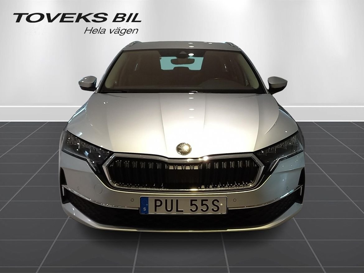 Skoda Octavia drag och parkeringsvärmare 2025, bild 2/10