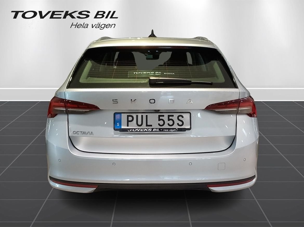 Skoda Octavia drag och parkeringsvärmare 2025, bild 6/10