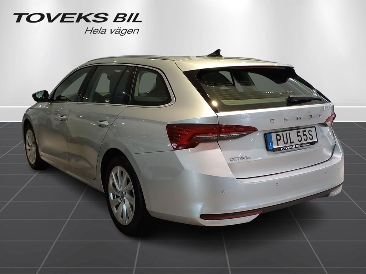 Skoda Octavia drag och parkeringsvärmare 2025, bild 7/10