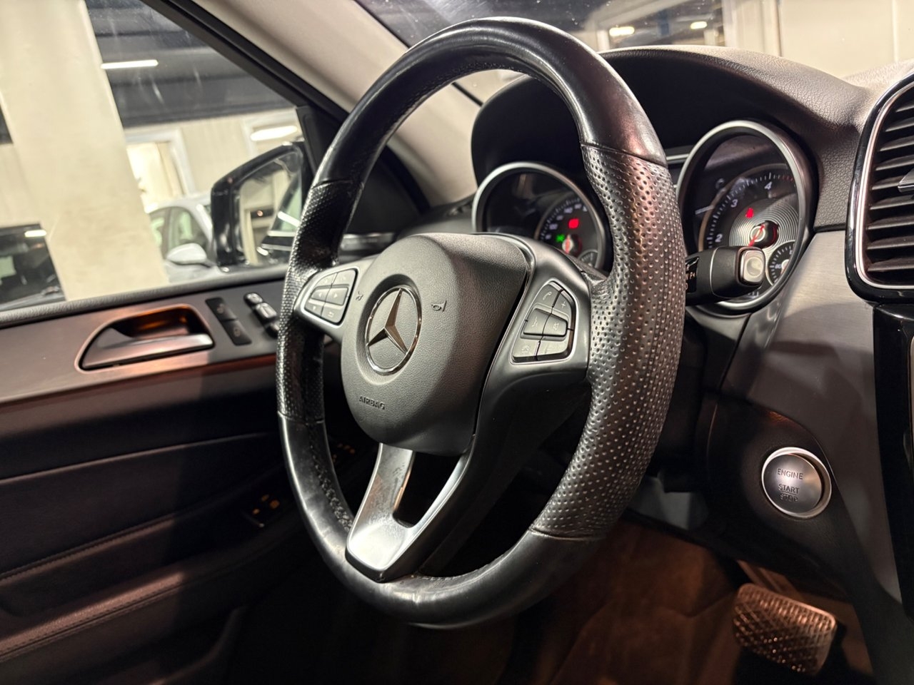 Mercedes-Benz GLE 2016, photo 6/10