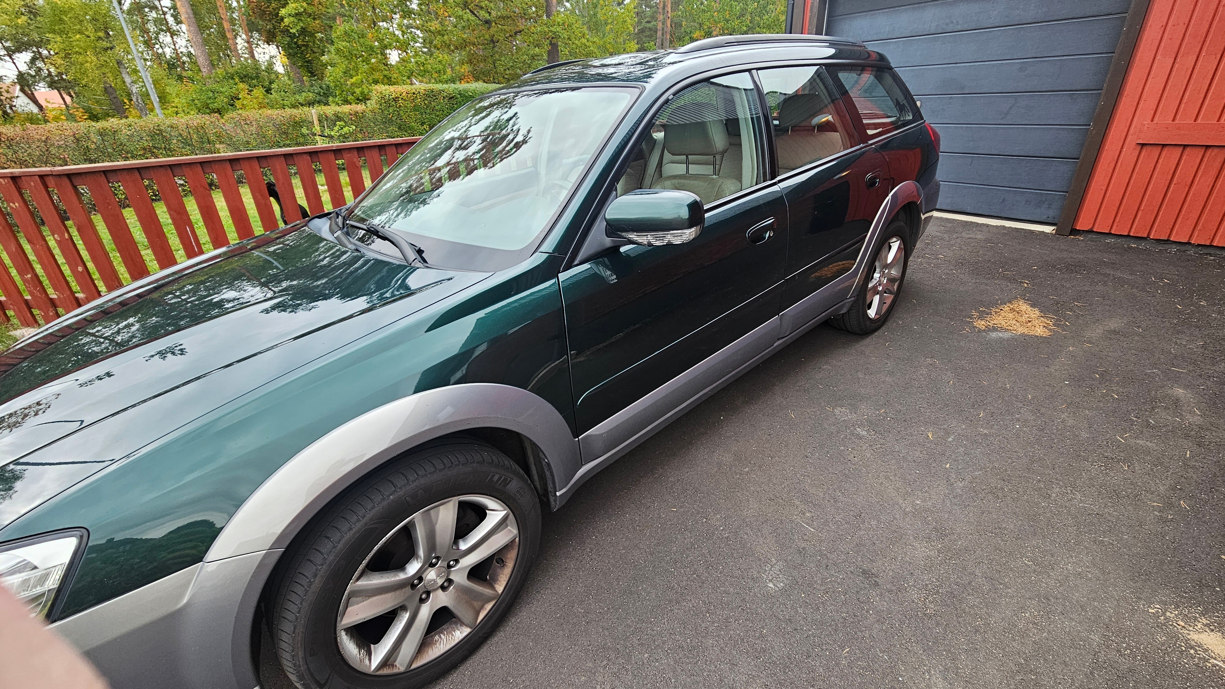 Subaru Outback 3.0 4WD Automatisk 2004, photo 2/8