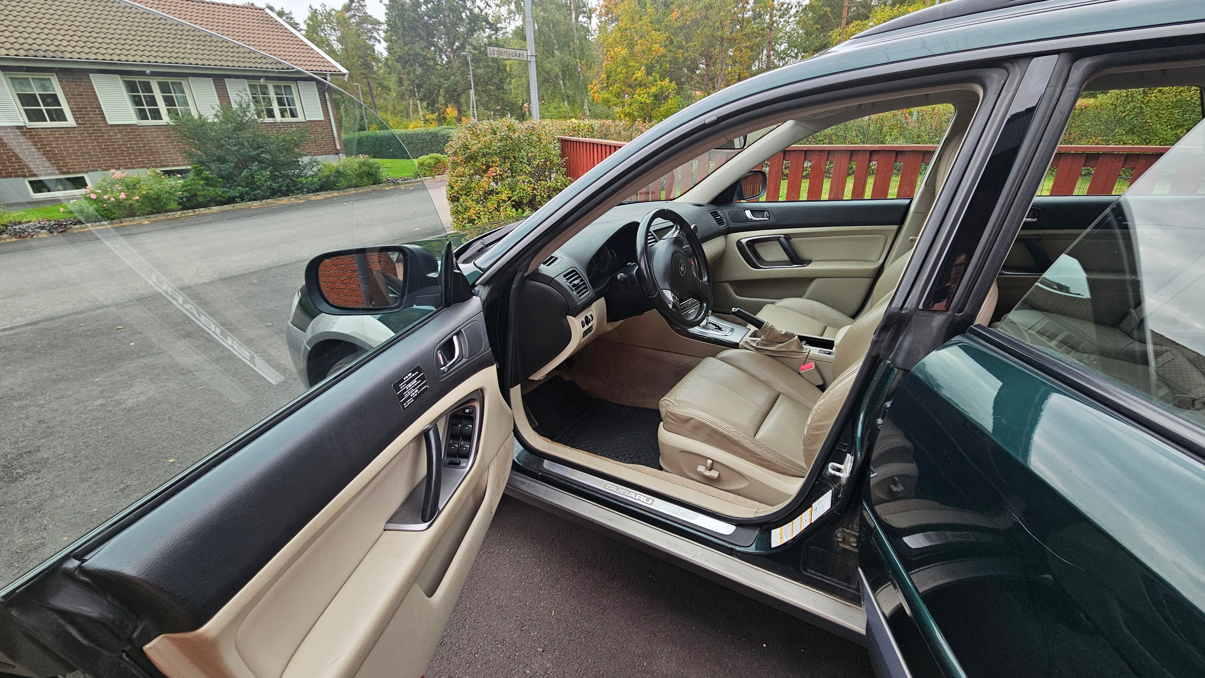 Subaru Outback 3.0 4WD Automatisk 2004, photo 8/8