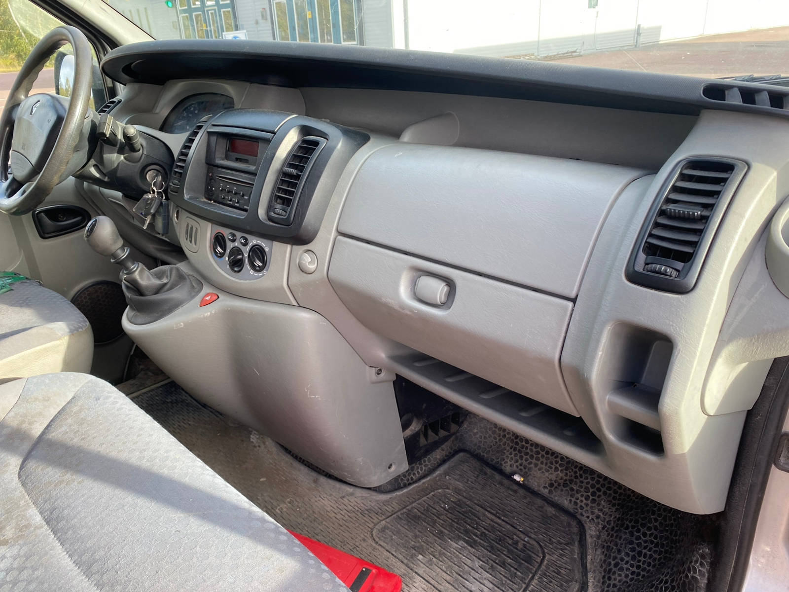 Renault Trafic 2010, photo 6/7
